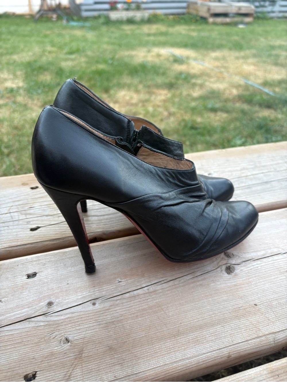 Christian Louboutin Pleated Leather Ankle Boots Sz 35 1/2 - Picture 4 of 4